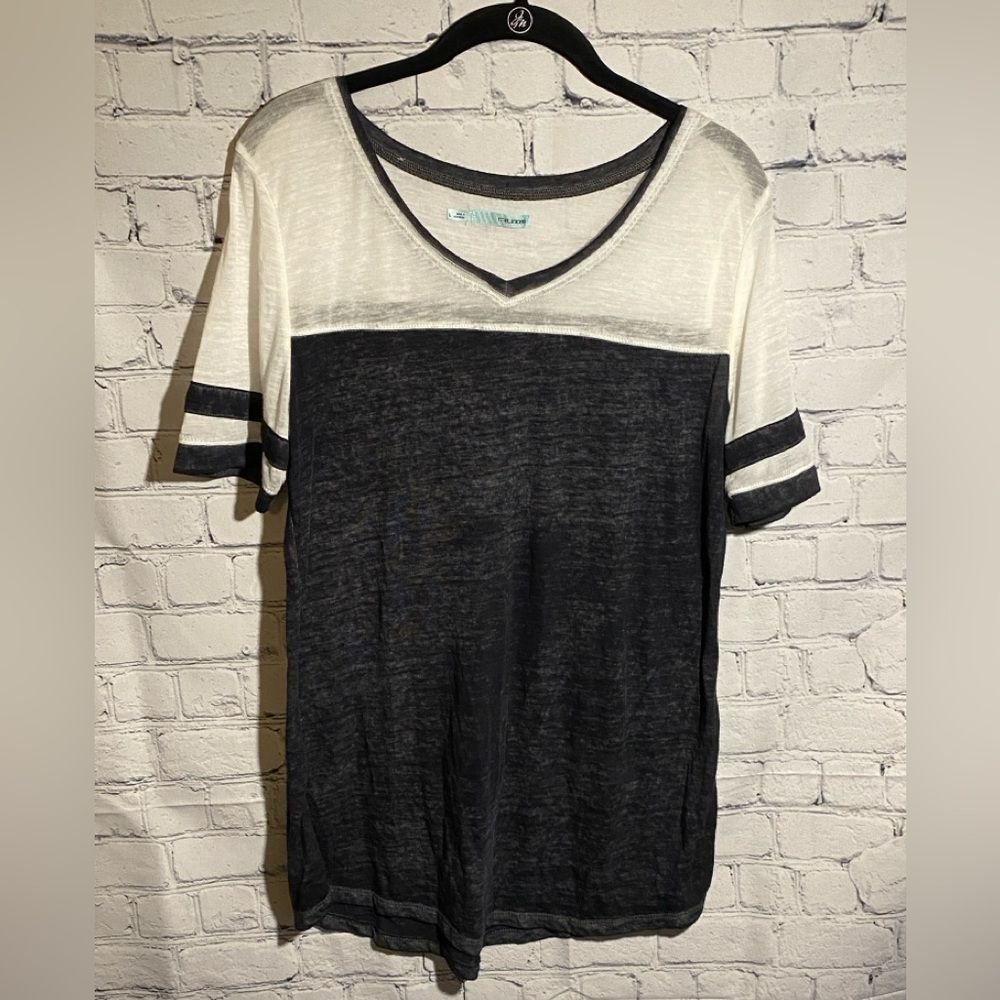 Maurice’s Women's Short Sleeve Baseball Tee Size L Lightweight Black White